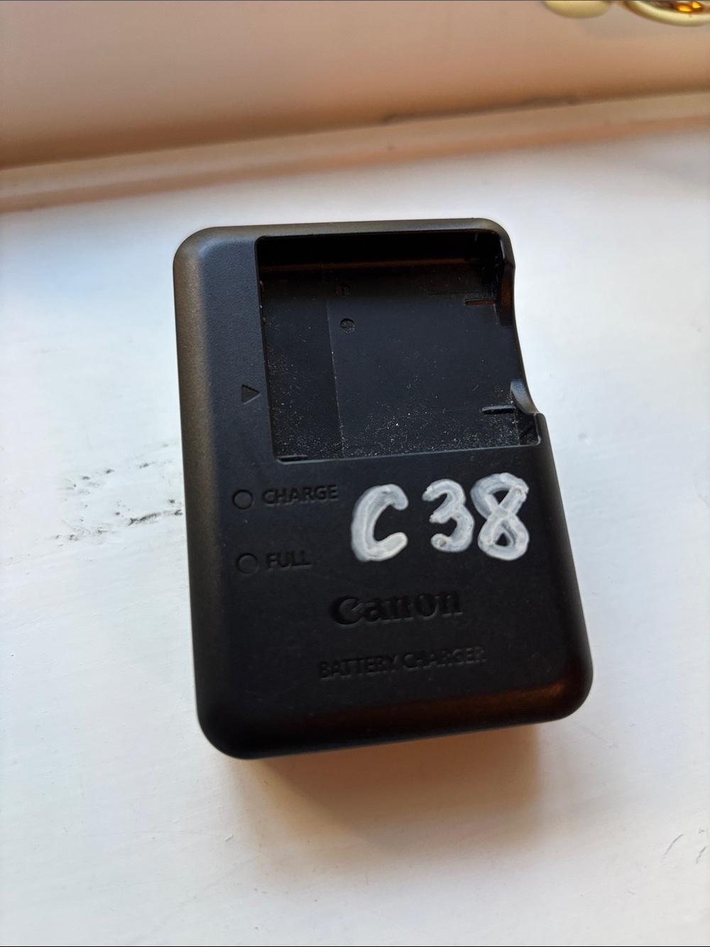 Canon CB-2LA Battery Charger with Status Indicators